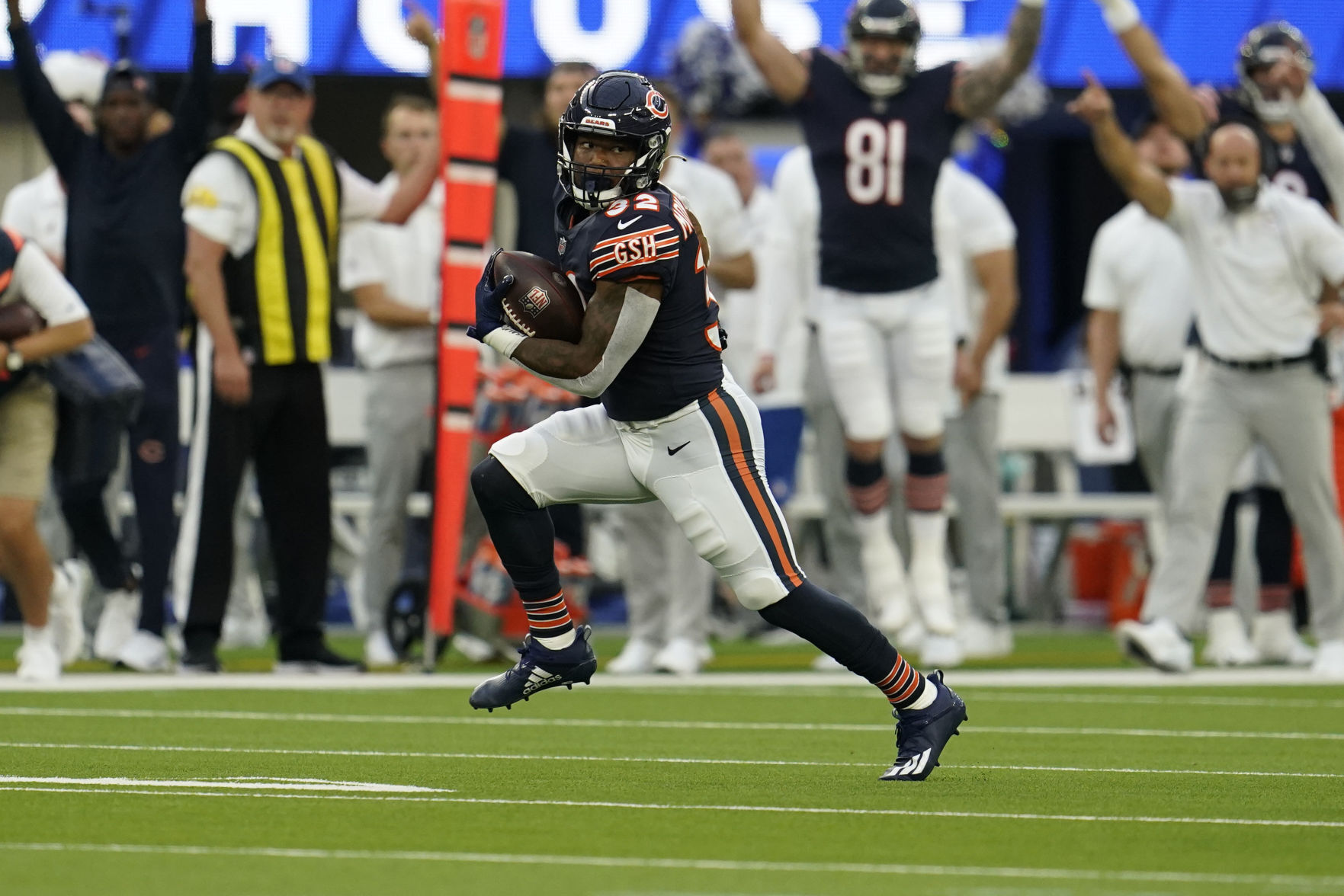 Bears Rams Football